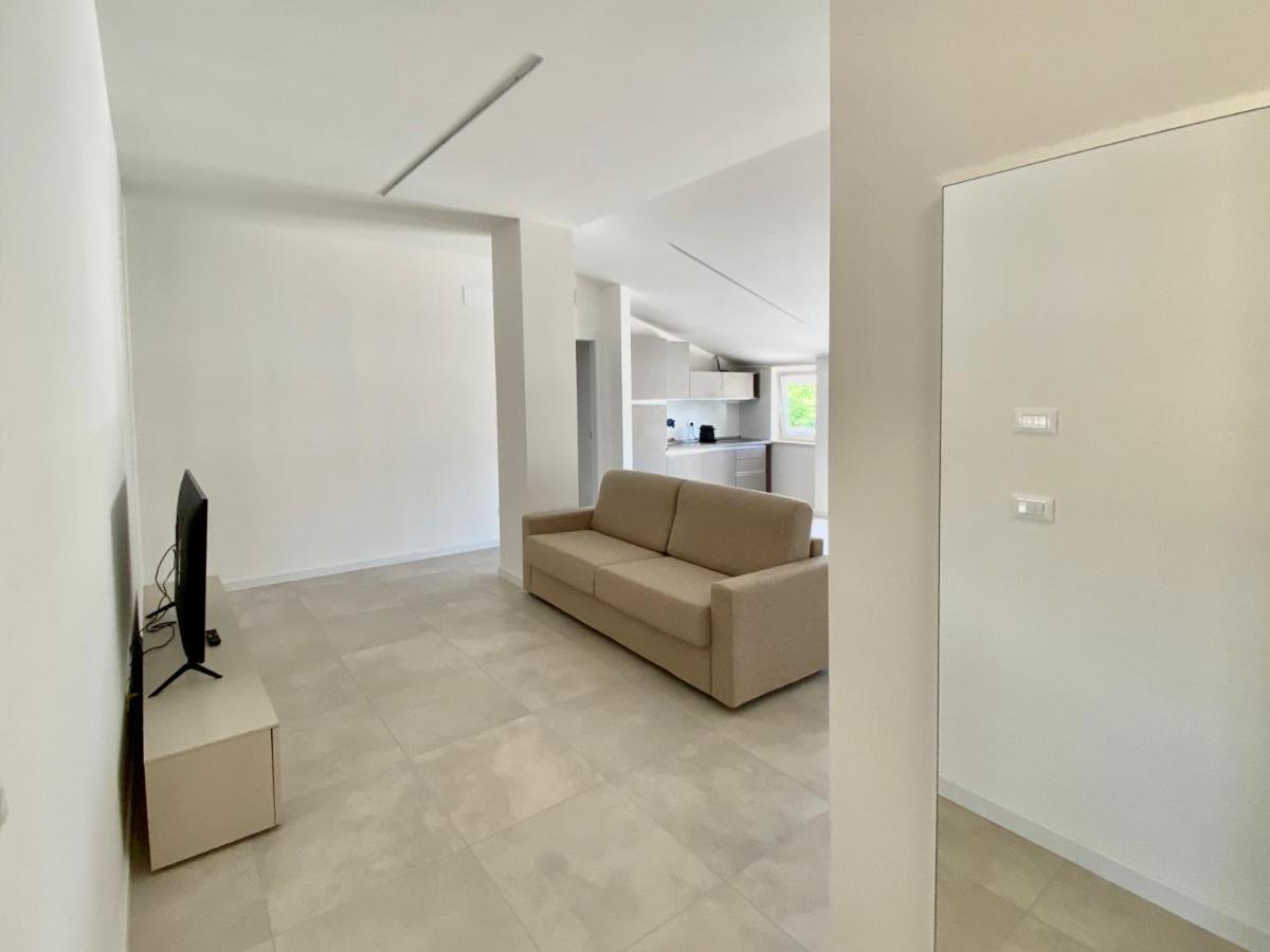 Em Apartments Lignano Sabbiadoro Bagian luar foto