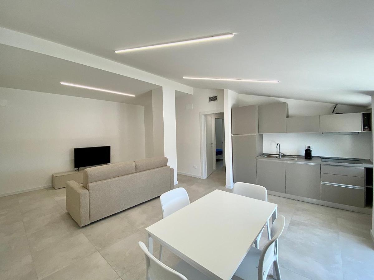 Em Apartments Lignano Sabbiadoro Bagian luar foto