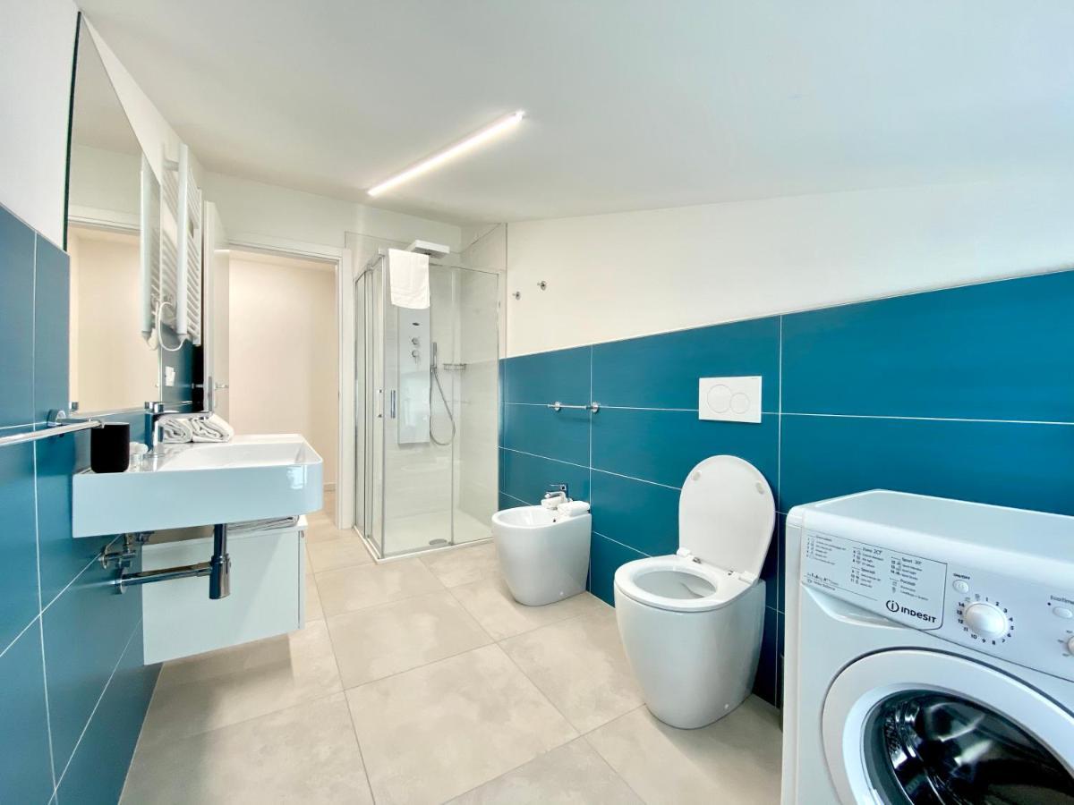 Em Apartments Lignano Sabbiadoro Bagian luar foto